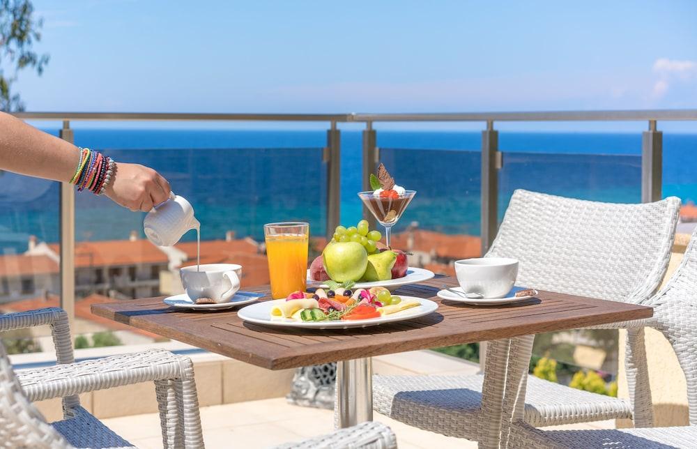 Greek Pride Cronwell Rahoni Hotel (Adults Only) Nea Skioni Exteriör bild