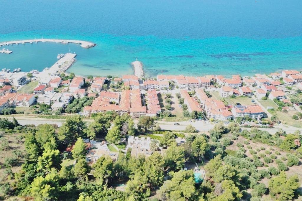 Greek Pride Cronwell Rahoni Hotel (Adults Only) Nea Skioni Exteriör bild