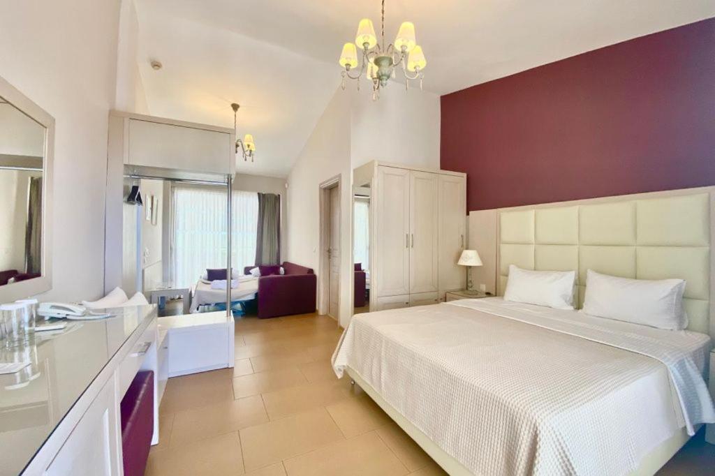 Greek Pride Cronwell Rahoni Hotel (Adults Only) Nea Skioni Exteriör bild