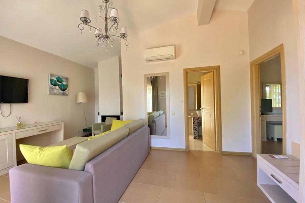 Greek Pride Cronwell Rahoni Hotel (Adults Only) Nea Skioni Exteriör bild