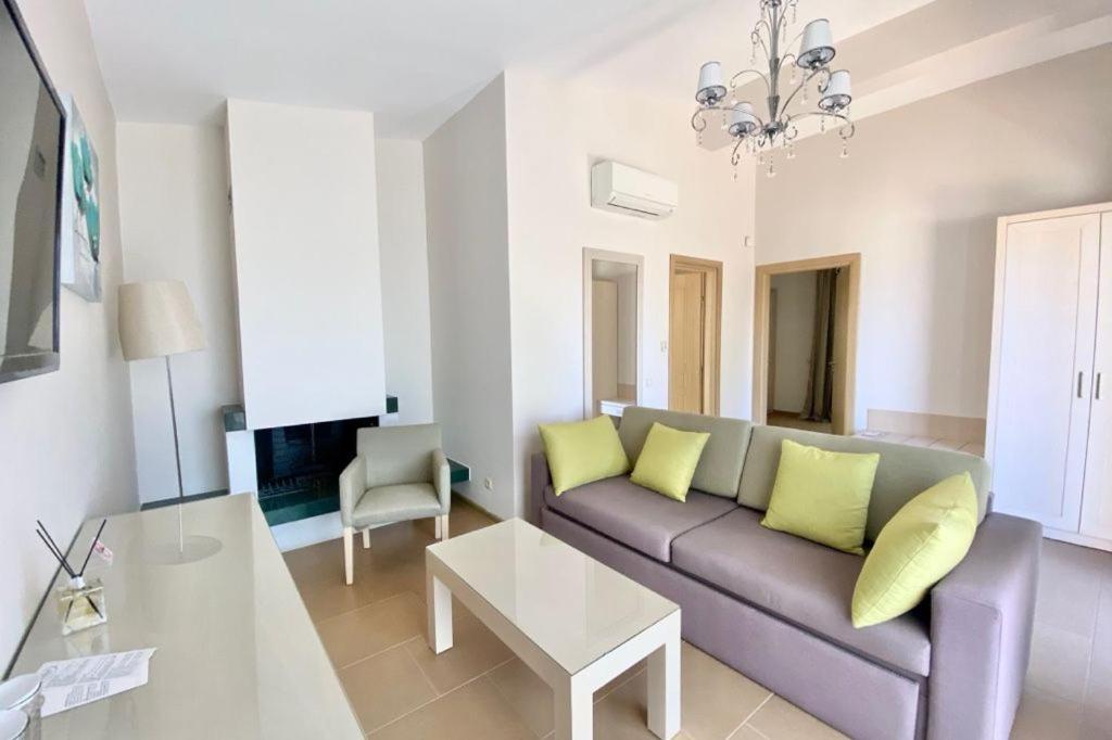 Greek Pride Cronwell Rahoni Hotel (Adults Only) Nea Skioni Exteriör bild